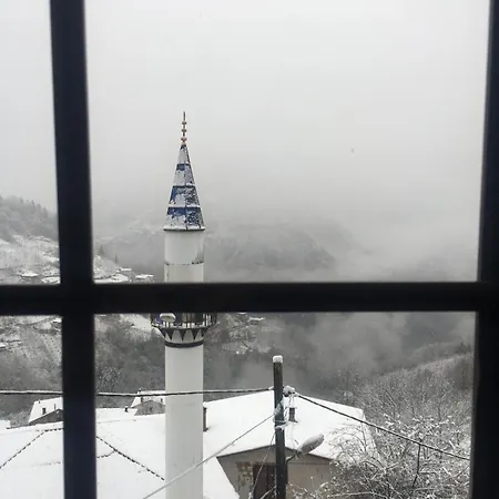 أوزونغول Uzongol Fotinos Wooden Two Bedroom Chalet